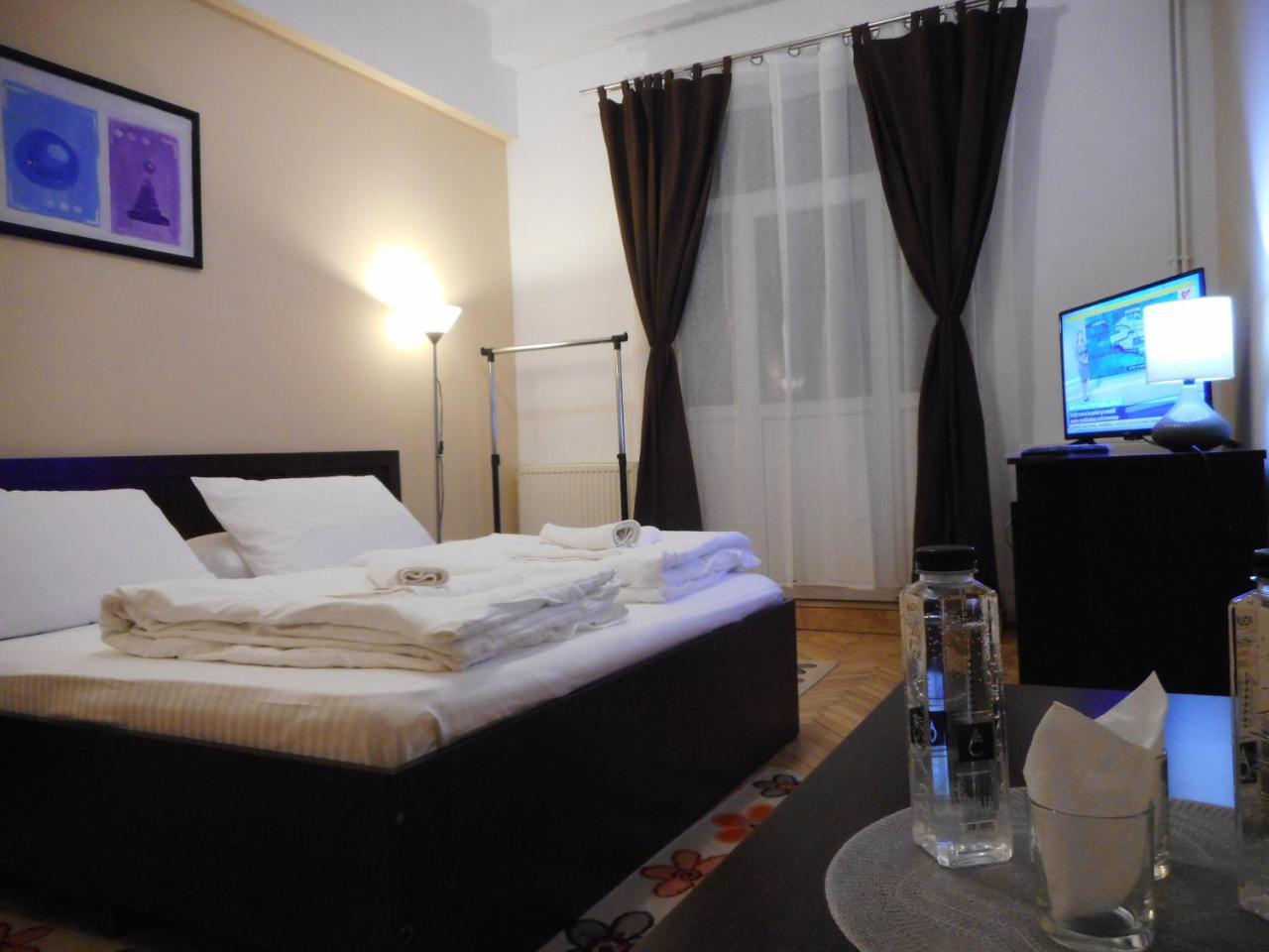 Hotel Holiday Victoria Виктория Екстериор снимка