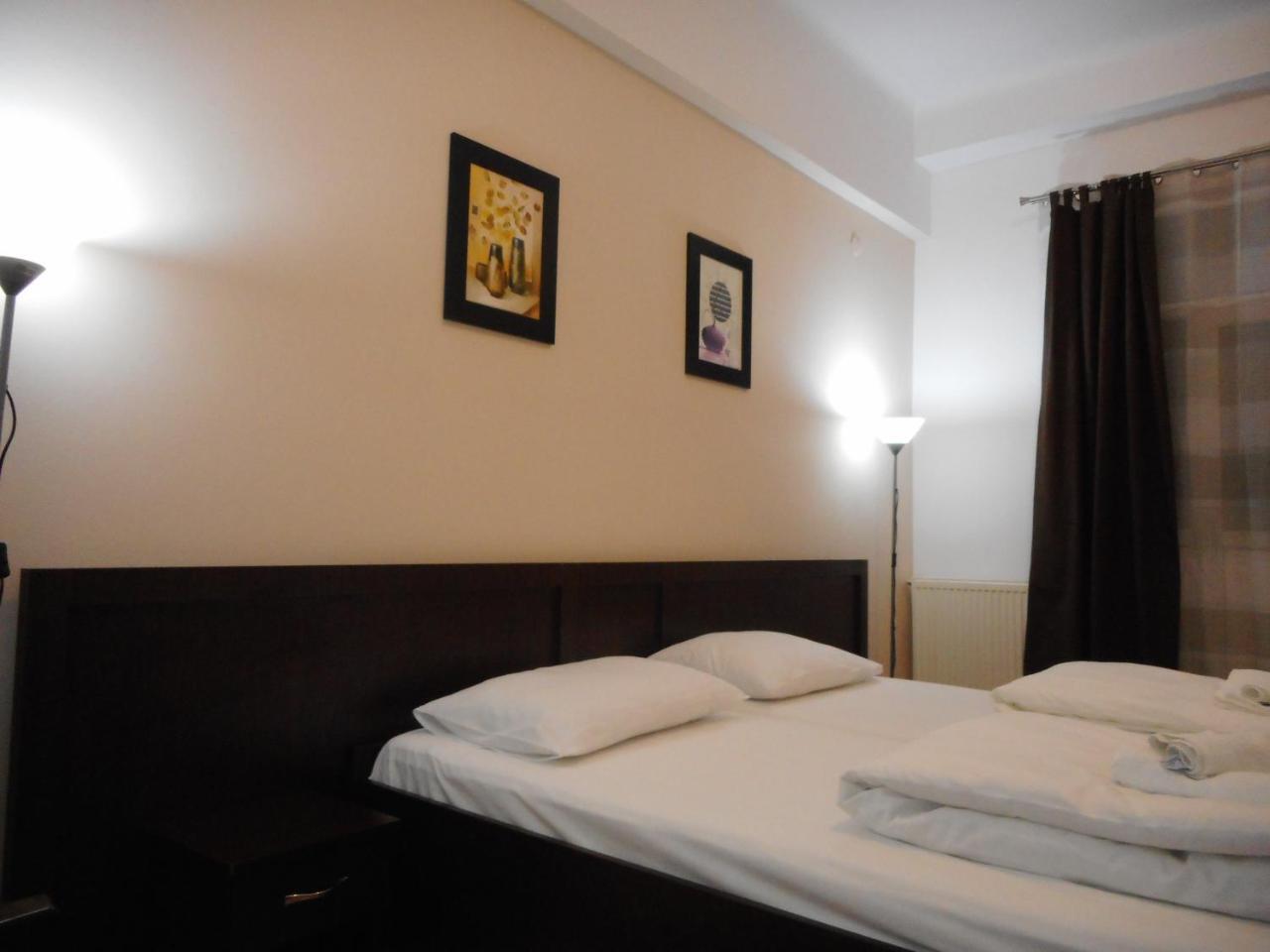Hotel Holiday Victoria Виктория Екстериор снимка