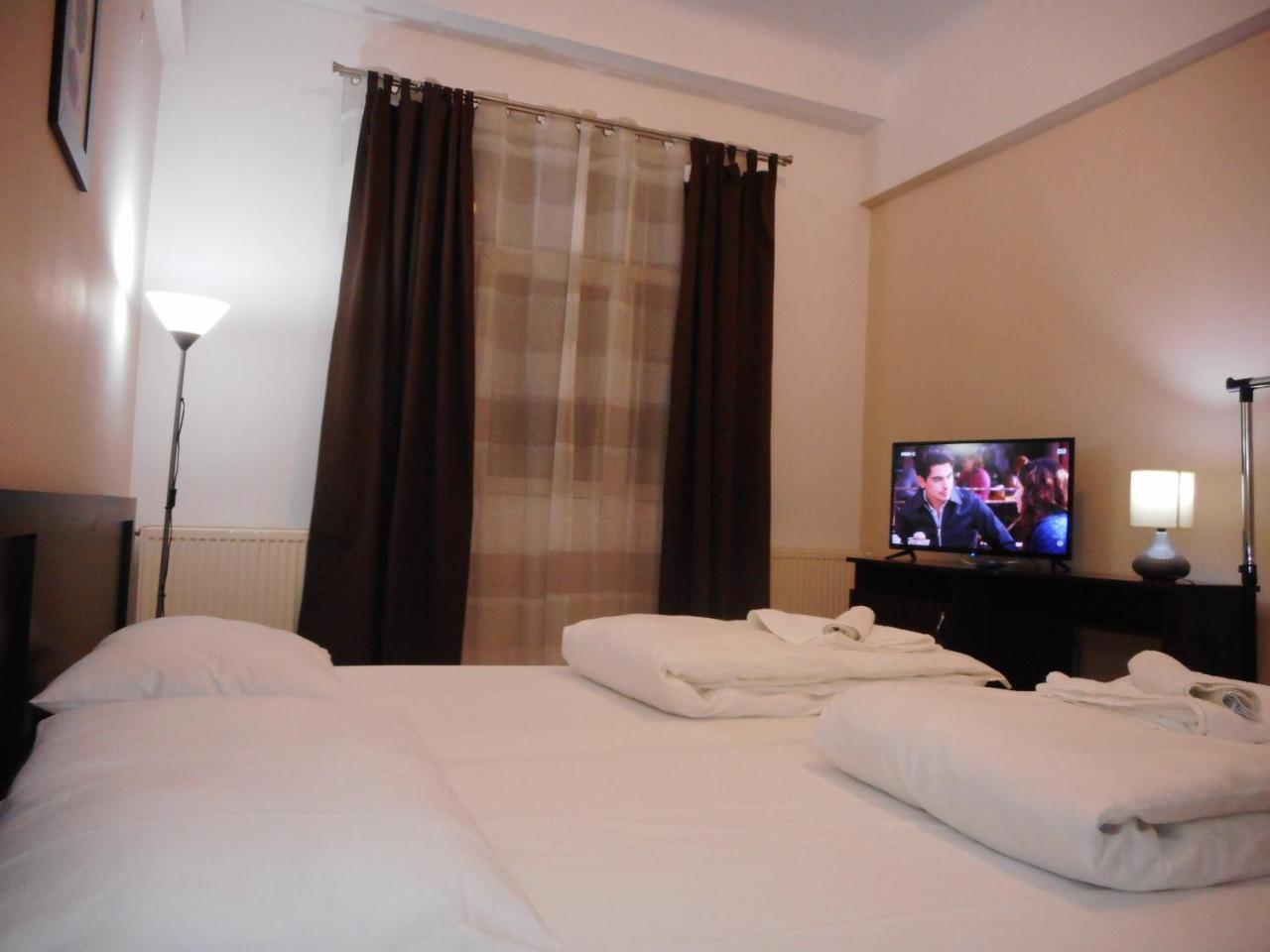 Hotel Holiday Victoria Виктория Екстериор снимка